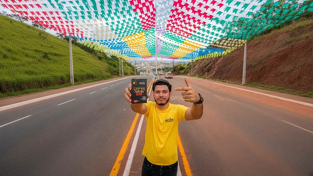 Dono da MK Vitta em farmácia parceira da região
